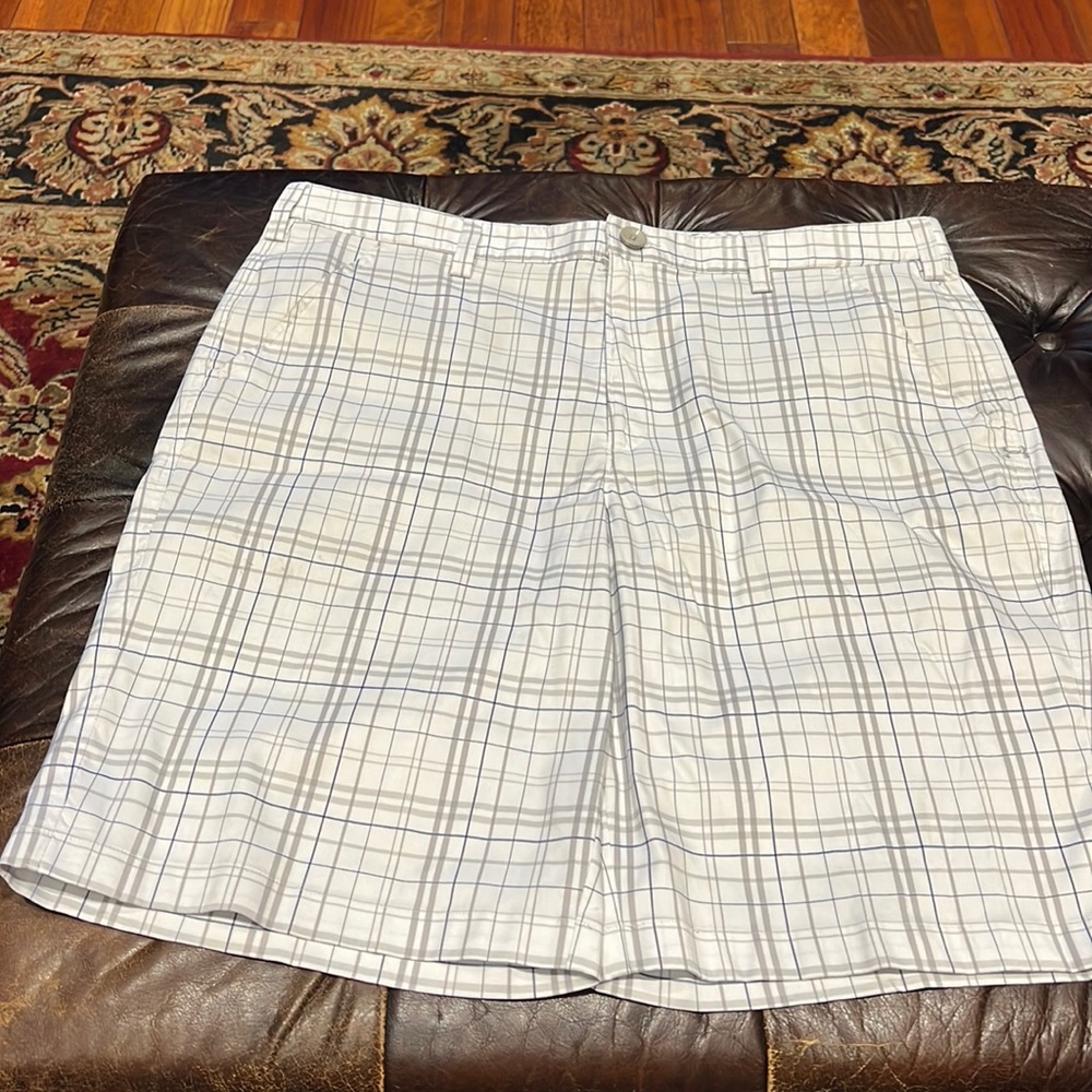 Men’s Underarmor Golf shorts